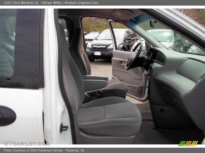 Vibrant White / Medium Graphite Grey 2002 Ford Windstar LX