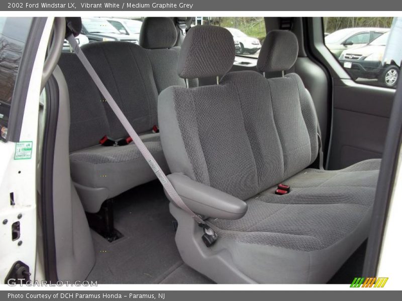 Vibrant White / Medium Graphite Grey 2002 Ford Windstar LX