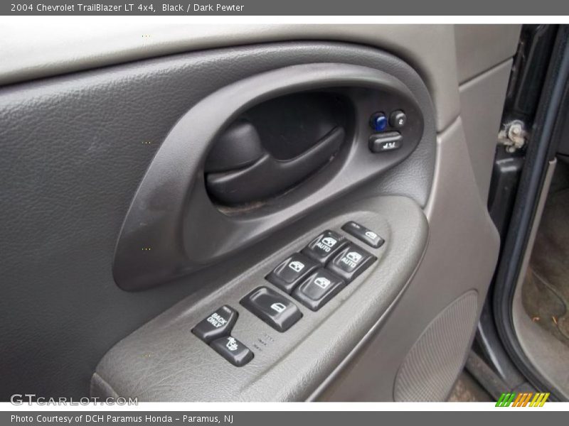 Black / Dark Pewter 2004 Chevrolet TrailBlazer LT 4x4