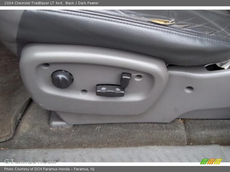 Black / Dark Pewter 2004 Chevrolet TrailBlazer LT 4x4