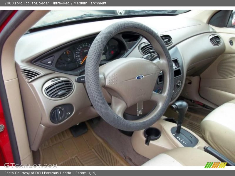 Infra-Red / Medium Parchment 2000 Ford Focus SE Sedan