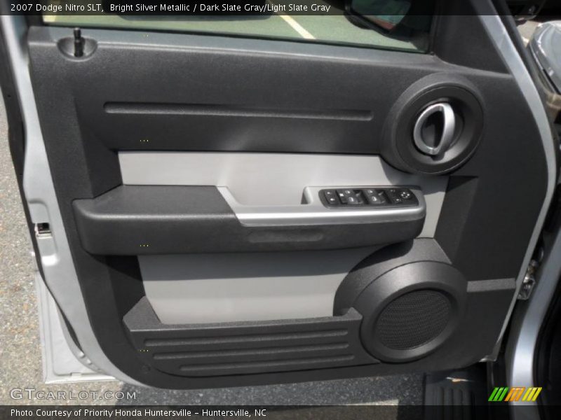 Bright Silver Metallic / Dark Slate Gray/Light Slate Gray 2007 Dodge Nitro SLT
