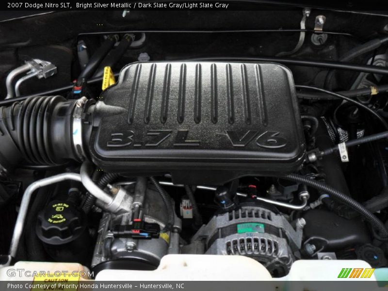 Bright Silver Metallic / Dark Slate Gray/Light Slate Gray 2007 Dodge Nitro SLT