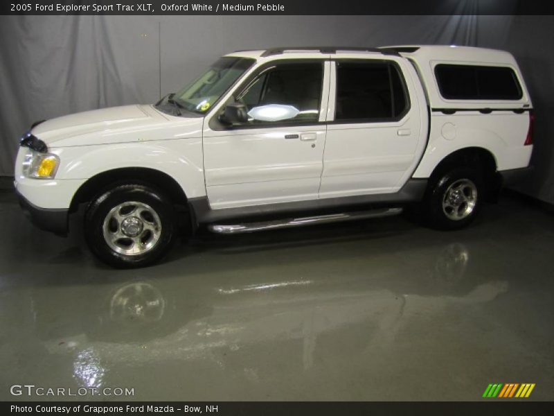 Oxford White / Medium Pebble 2005 Ford Explorer Sport Trac XLT