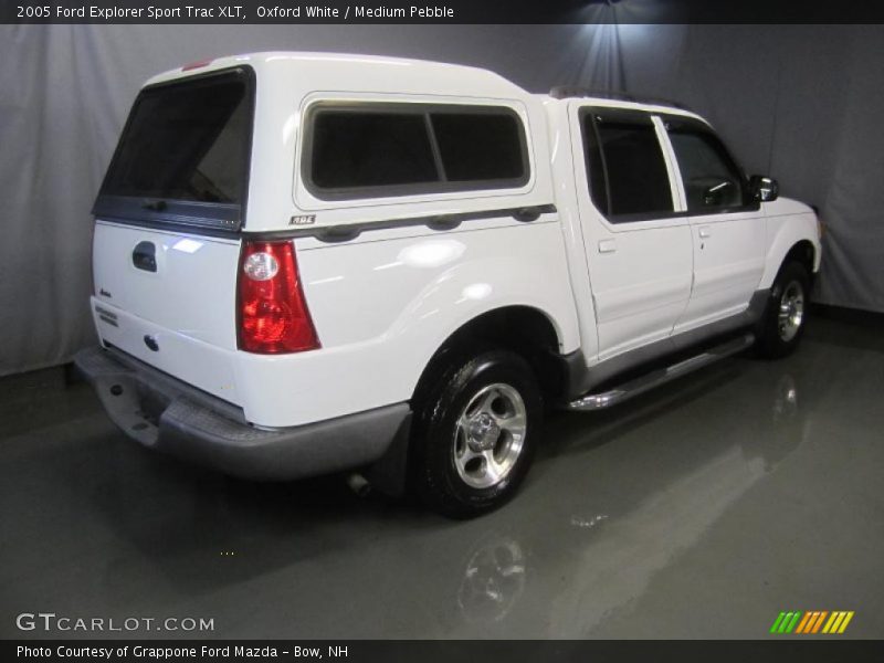 Oxford White / Medium Pebble 2005 Ford Explorer Sport Trac XLT