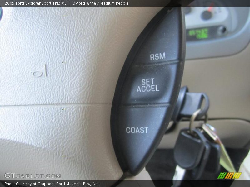 Oxford White / Medium Pebble 2005 Ford Explorer Sport Trac XLT