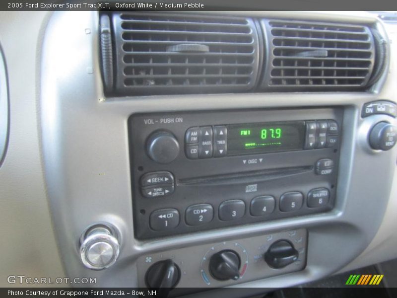 Oxford White / Medium Pebble 2005 Ford Explorer Sport Trac XLT