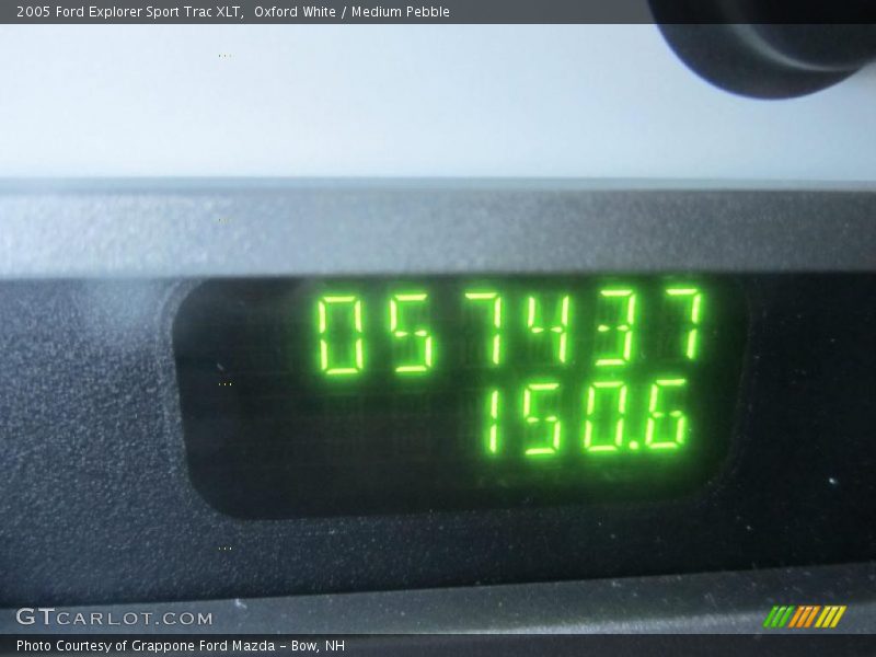 Oxford White / Medium Pebble 2005 Ford Explorer Sport Trac XLT