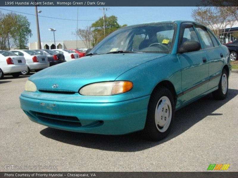 Front 3/4 View of 1996 Accent Sedan