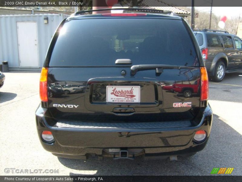 Black / Ebony 2009 GMC Envoy Denali 4x4