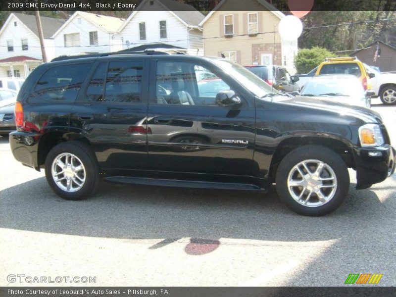 Black / Ebony 2009 GMC Envoy Denali 4x4