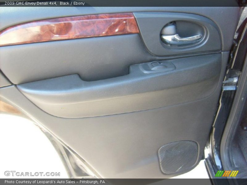 Black / Ebony 2009 GMC Envoy Denali 4x4