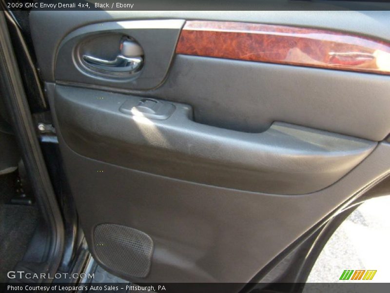 Black / Ebony 2009 GMC Envoy Denali 4x4