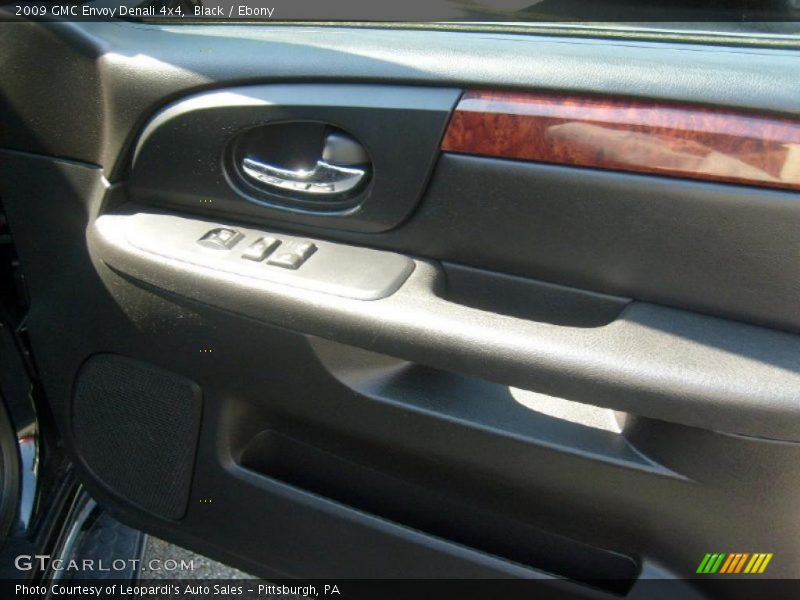 Black / Ebony 2009 GMC Envoy Denali 4x4