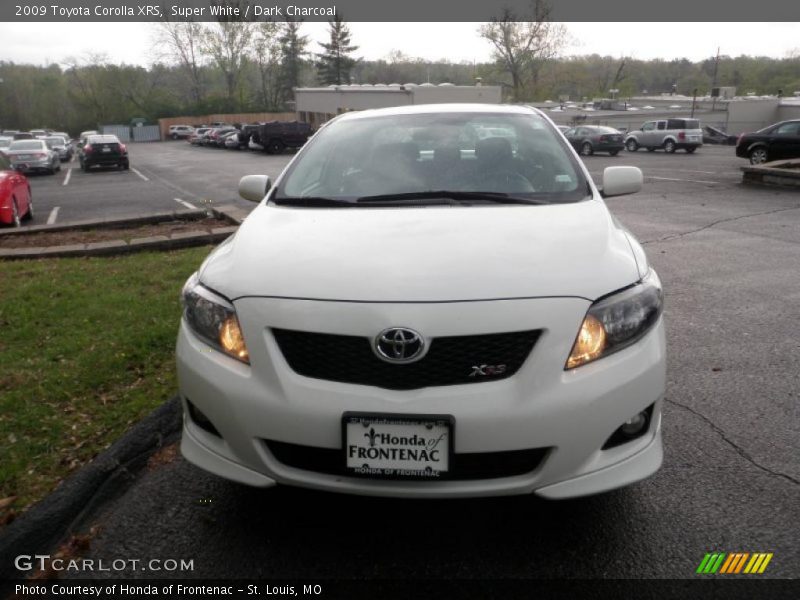 Super White / Dark Charcoal 2009 Toyota Corolla XRS