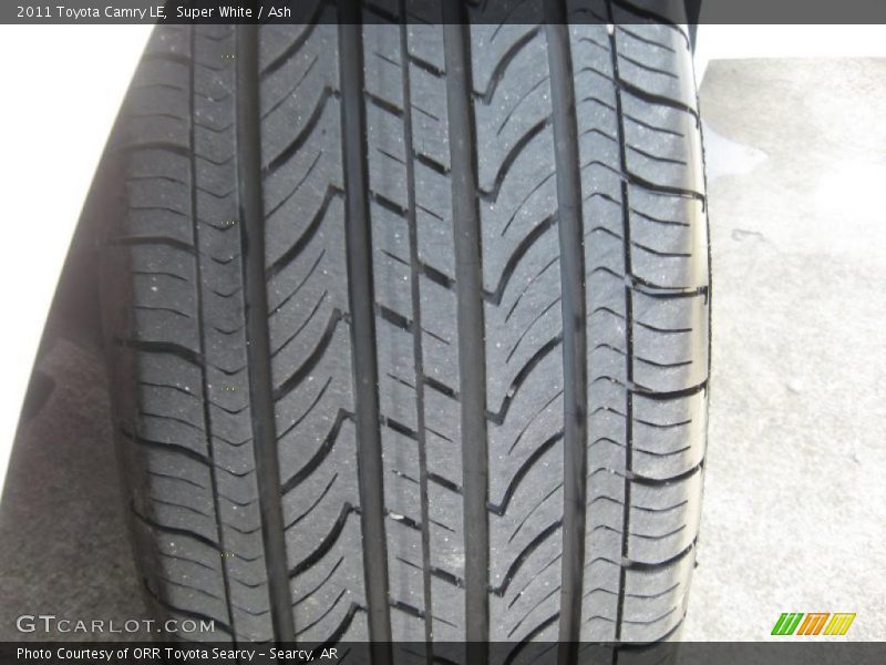 Super White / Ash 2011 Toyota Camry LE