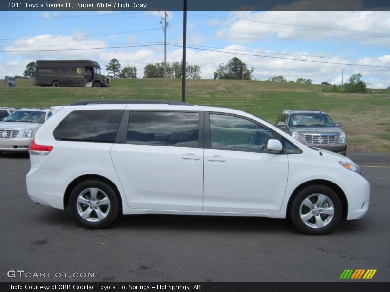 Super White / Light Gray 2011 Toyota Sienna LE