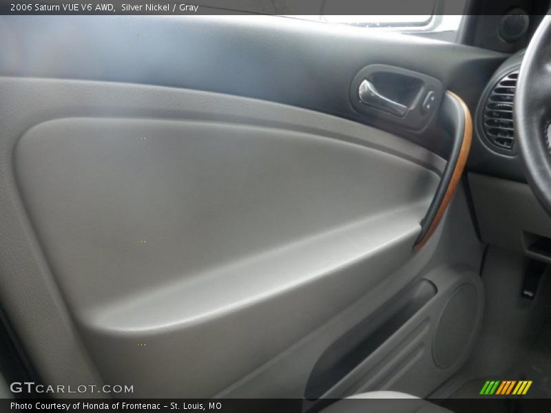 Silver Nickel / Gray 2006 Saturn VUE V6 AWD