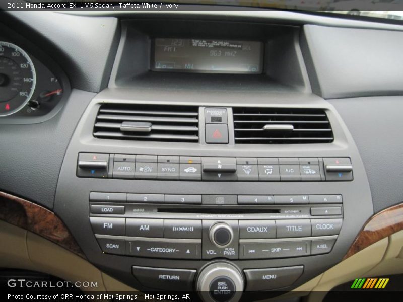 Controls of 2011 Accord EX-L V6 Sedan