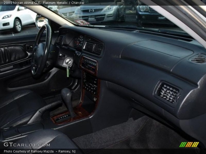 Platinum Metallic / Charcoal 2001 Nissan Altima GLE