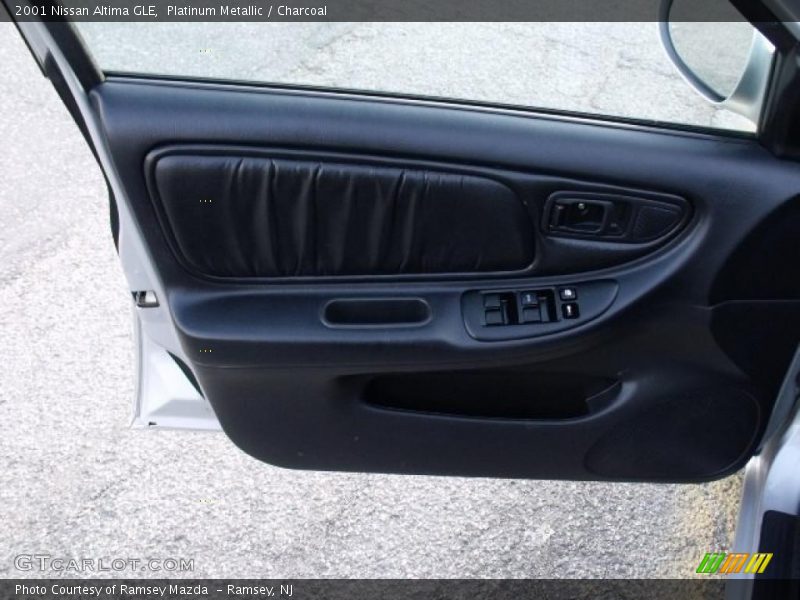 Platinum Metallic / Charcoal 2001 Nissan Altima GLE