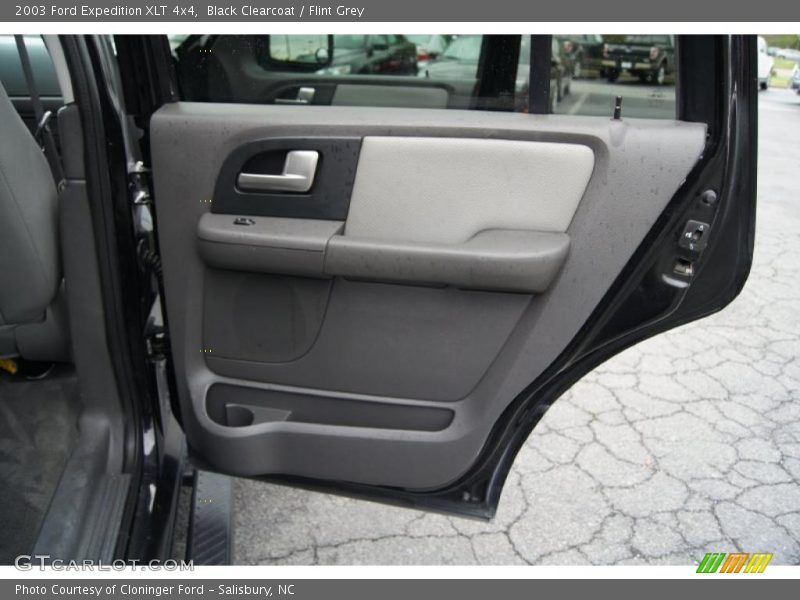 Black Clearcoat / Flint Grey 2003 Ford Expedition XLT 4x4