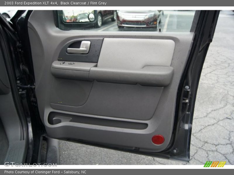 Black Clearcoat / Flint Grey 2003 Ford Expedition XLT 4x4
