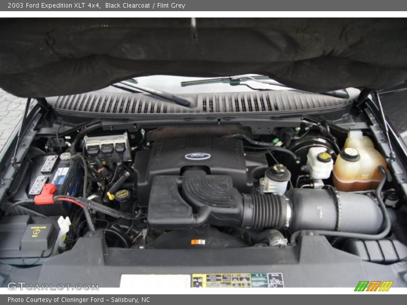  2003 Expedition XLT 4x4 Engine - 5.4 Liter SOHC 16-Valve Triton V8