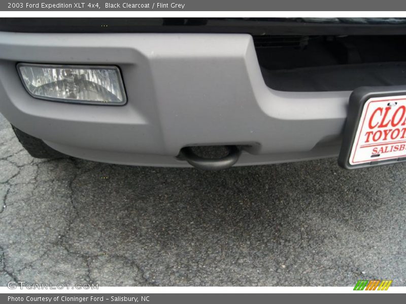 Black Clearcoat / Flint Grey 2003 Ford Expedition XLT 4x4