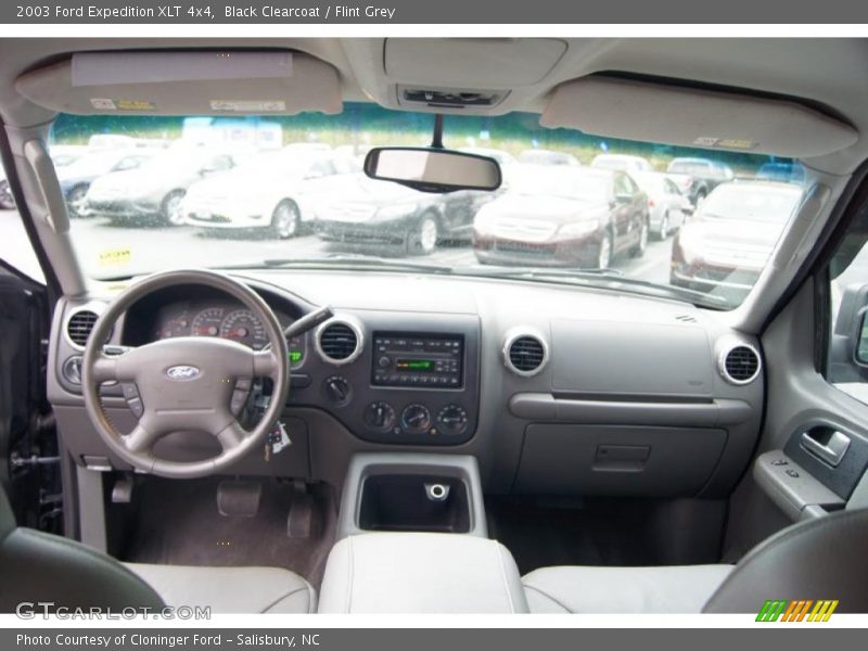 Dashboard of 2003 Expedition XLT 4x4