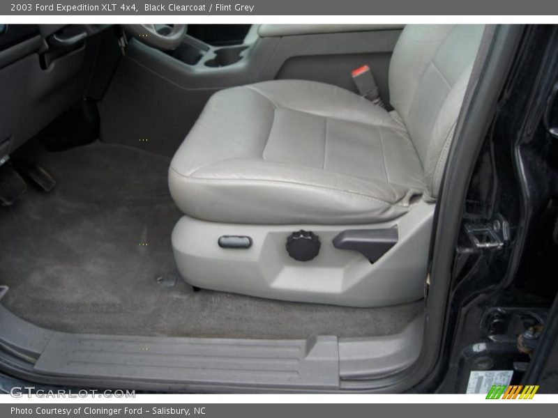 Black Clearcoat / Flint Grey 2003 Ford Expedition XLT 4x4