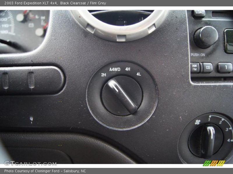Controls of 2003 Expedition XLT 4x4