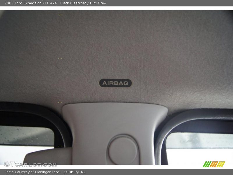 Black Clearcoat / Flint Grey 2003 Ford Expedition XLT 4x4