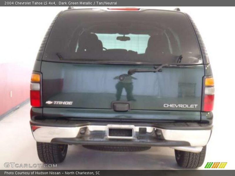 Dark Green Metallic / Tan/Neutral 2004 Chevrolet Tahoe LS 4x4