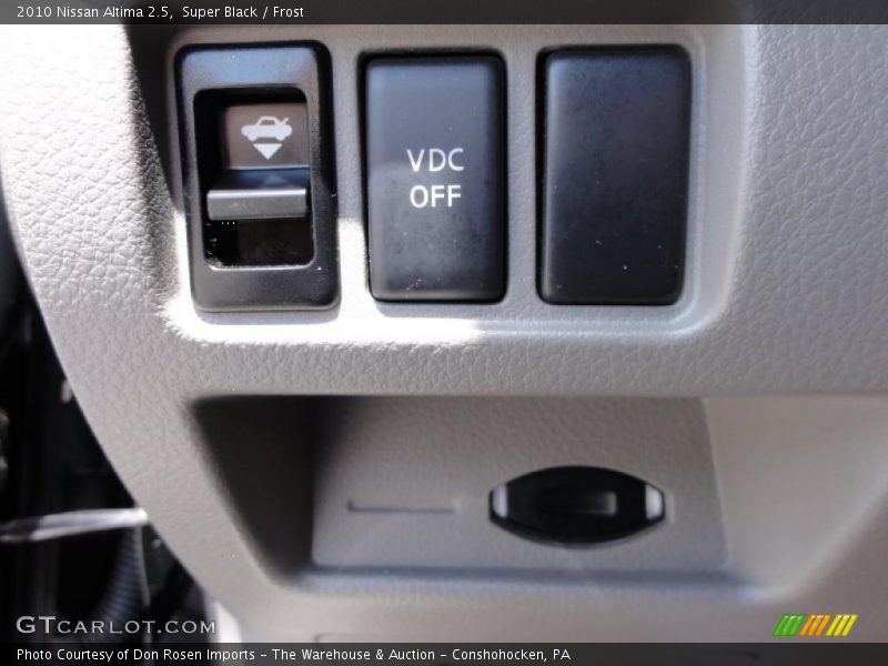 Super Black / Frost 2010 Nissan Altima 2.5