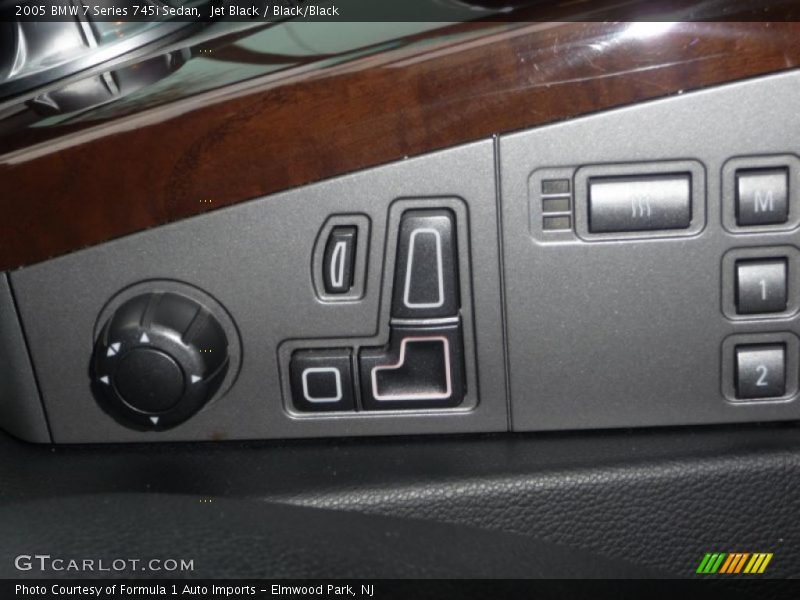 Controls of 2005 7 Series 745i Sedan
