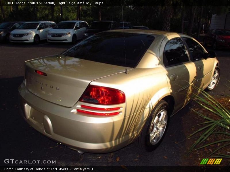 Light Beige Metallic / Taupe 2001 Dodge Stratus SE Sedan