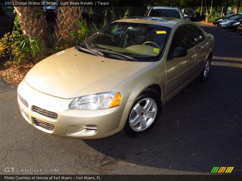 Light Beige Metallic / Taupe 2001 Dodge Stratus SE Sedan