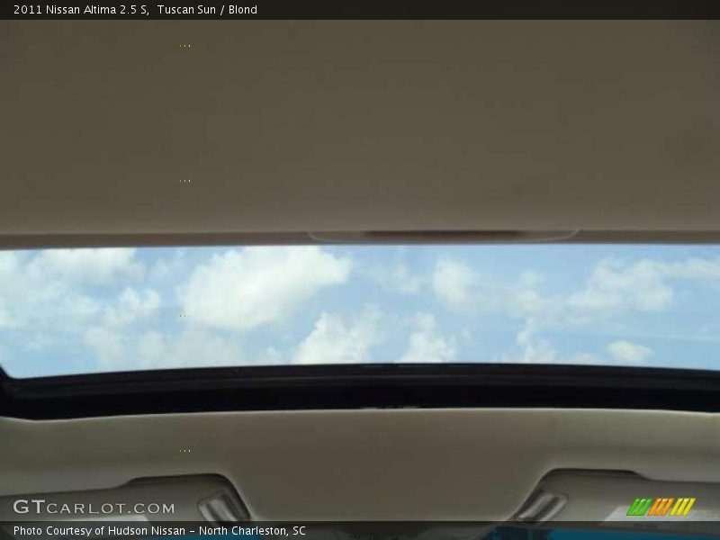 Tuscan Sun / Blond 2011 Nissan Altima 2.5 S