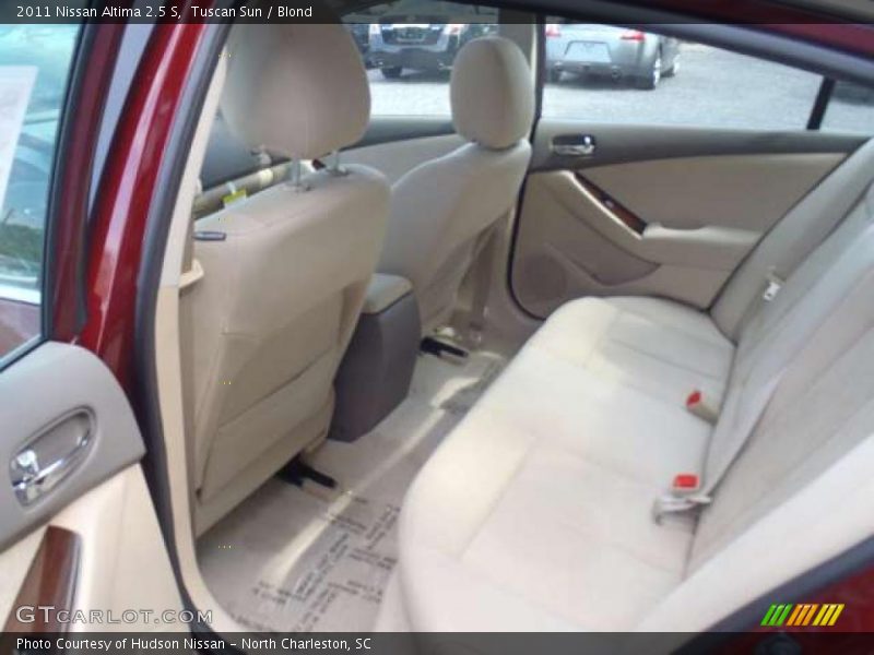 Tuscan Sun / Blond 2011 Nissan Altima 2.5 S