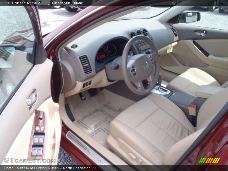 Tuscan Sun / Blond 2011 Nissan Altima 2.5 SL
