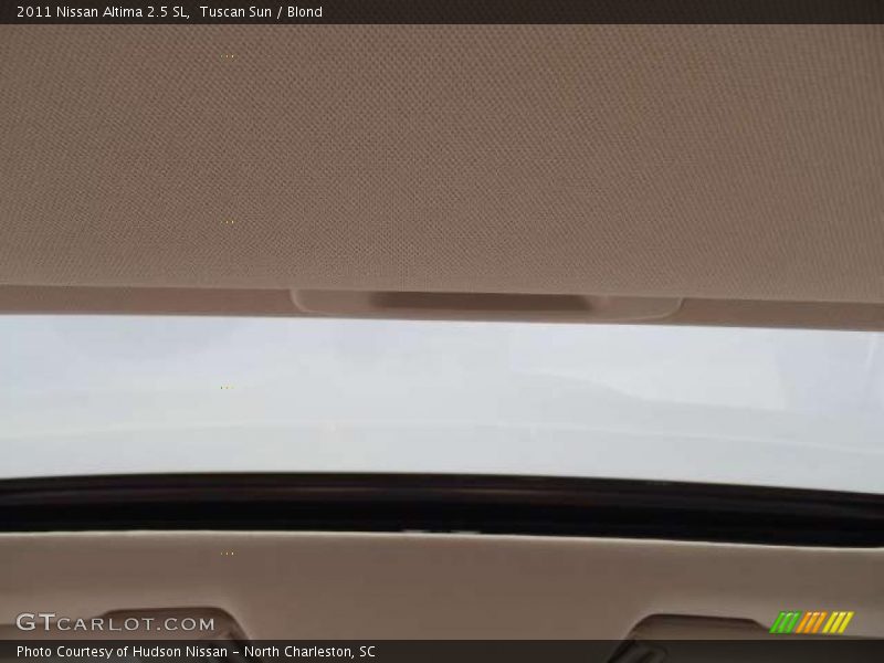 Tuscan Sun / Blond 2011 Nissan Altima 2.5 SL