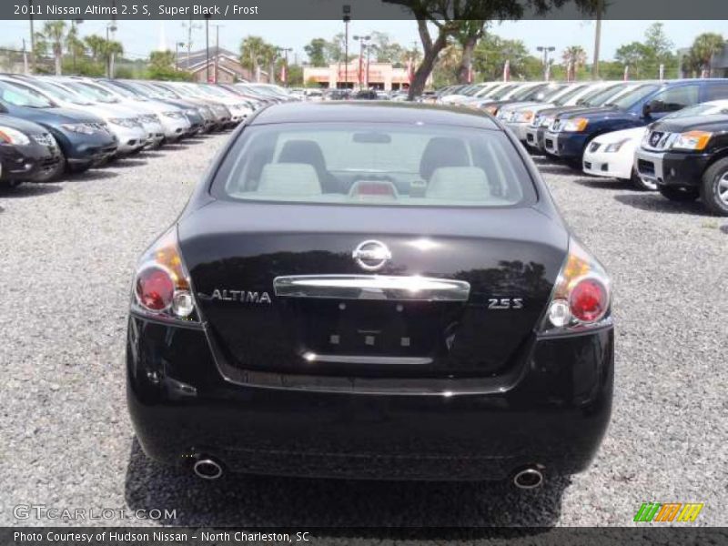 Super Black / Frost 2011 Nissan Altima 2.5 S
