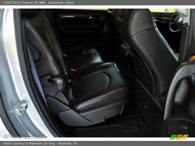 Quicksilver / Black 2009 Saturn Outlook XR AWD