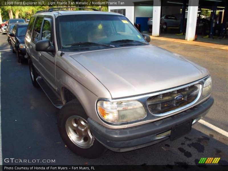 Light Prairie Tan Metallic / Medium Prairie Tan 1998 Ford Explorer XLT