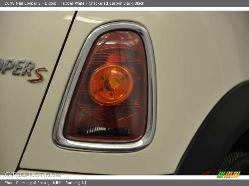 Pepper White / Checkered Carbon Black/Black 2008 Mini Cooper S Hardtop