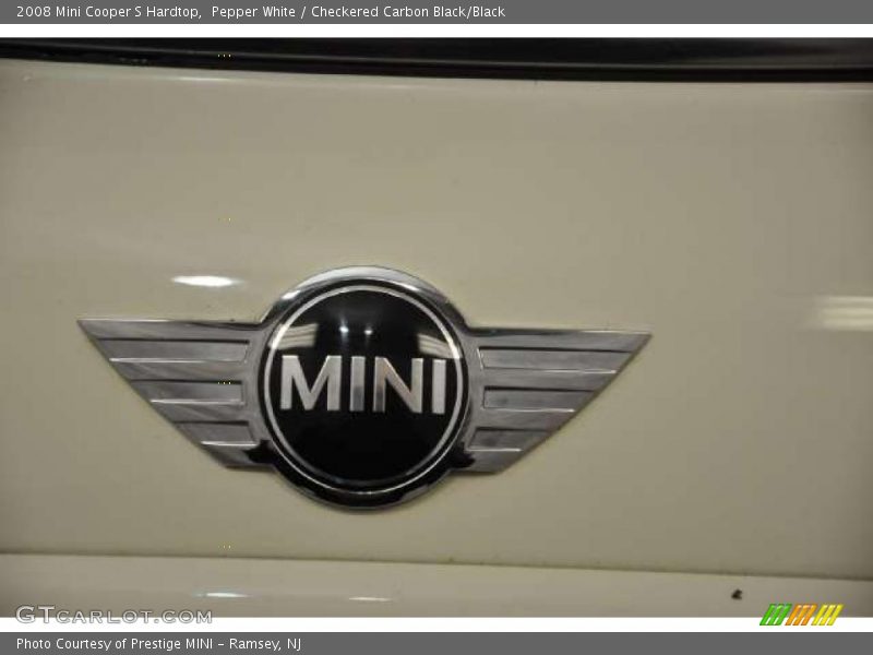 Pepper White / Checkered Carbon Black/Black 2008 Mini Cooper S Hardtop