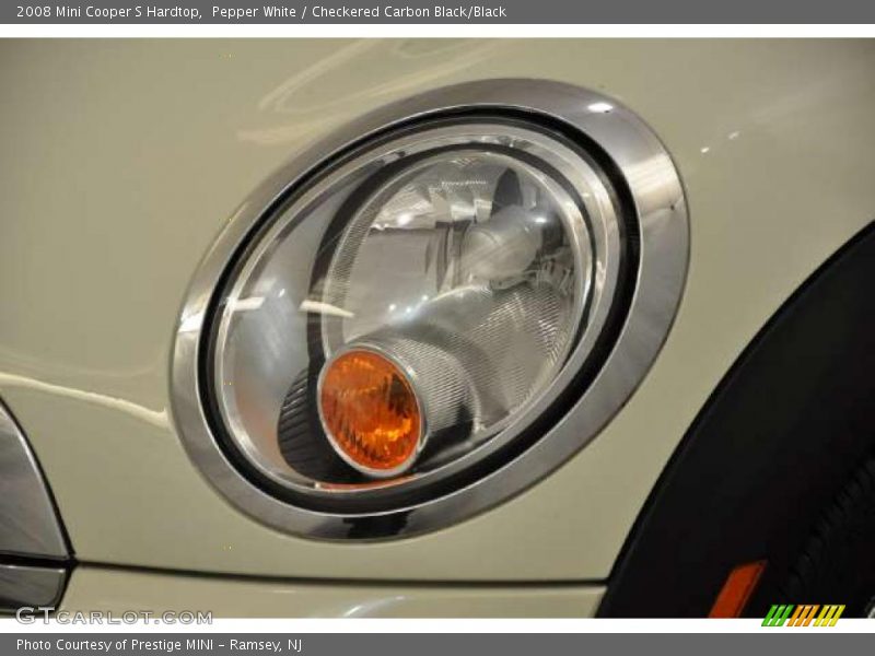 Pepper White / Checkered Carbon Black/Black 2008 Mini Cooper S Hardtop
