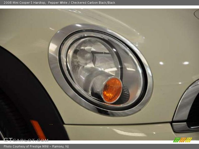 Pepper White / Checkered Carbon Black/Black 2008 Mini Cooper S Hardtop