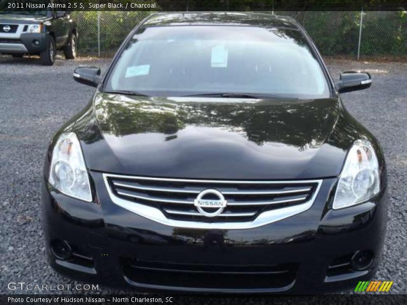 Super Black / Charcoal 2011 Nissan Altima 2.5 S